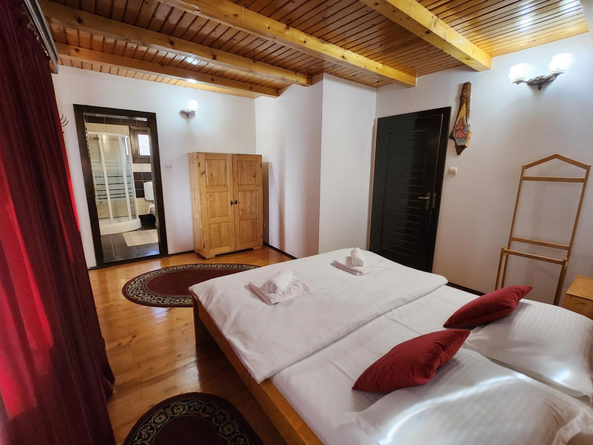 Casa Amalia Tocile -Sadu Hotel Exterior photo